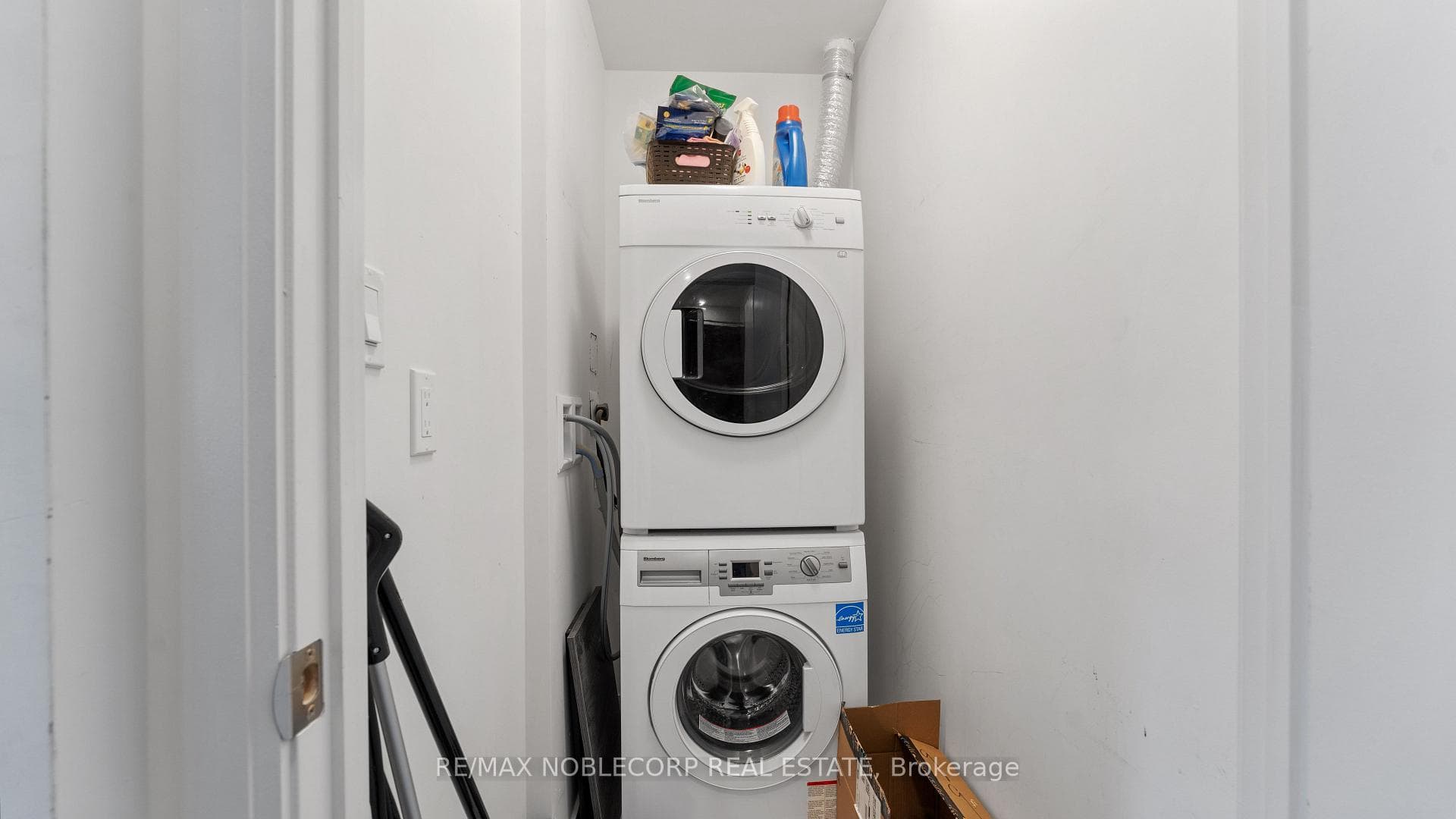 576 Front Street Unit 919 photo 17
