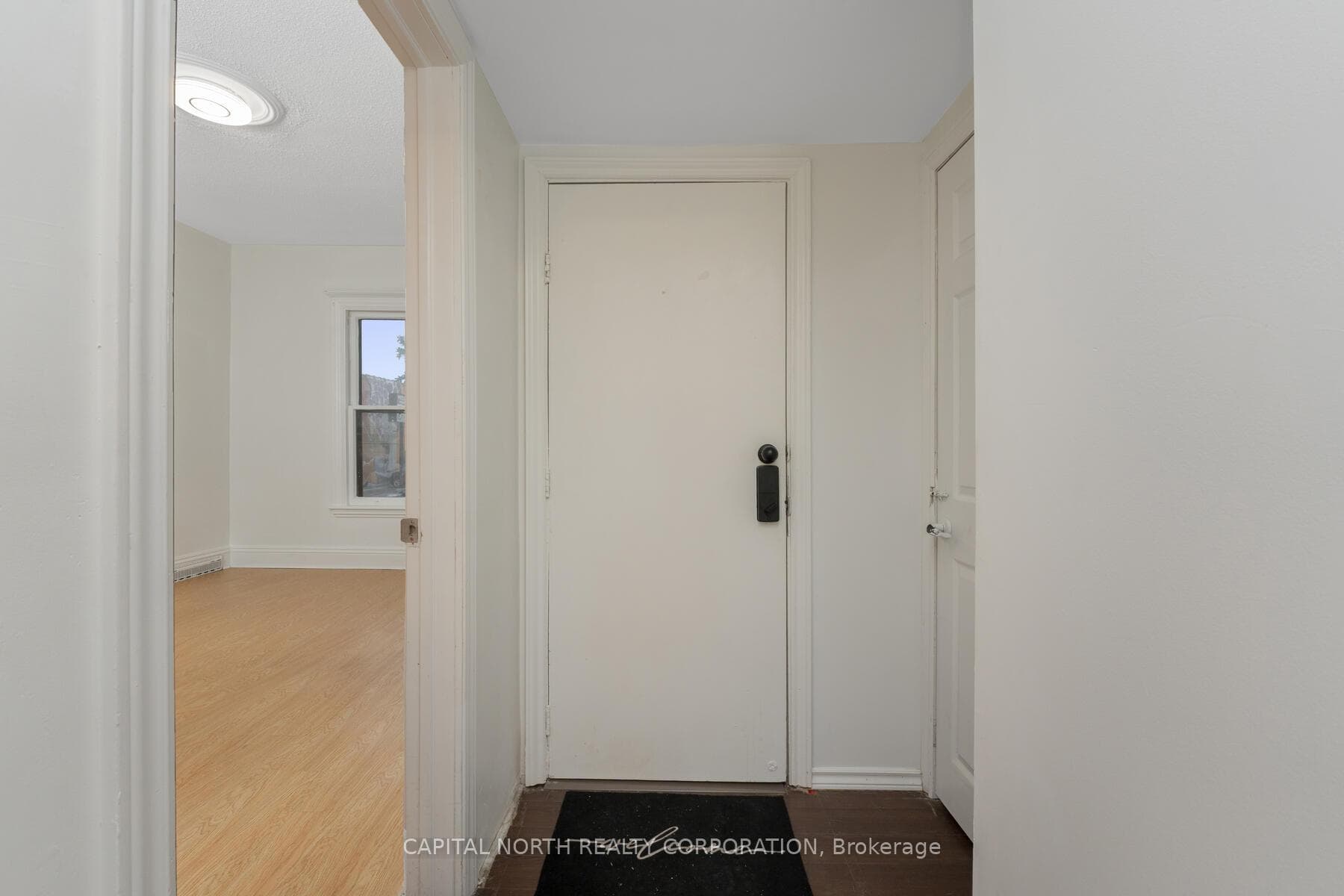 564 King Street Unit Main photo 4