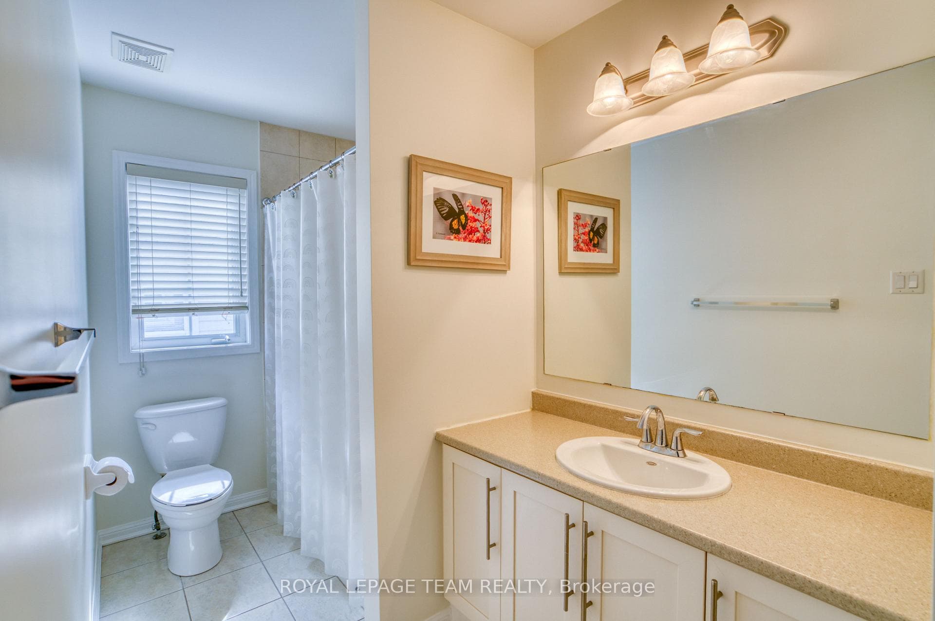 Full bathroom on 3rd floor