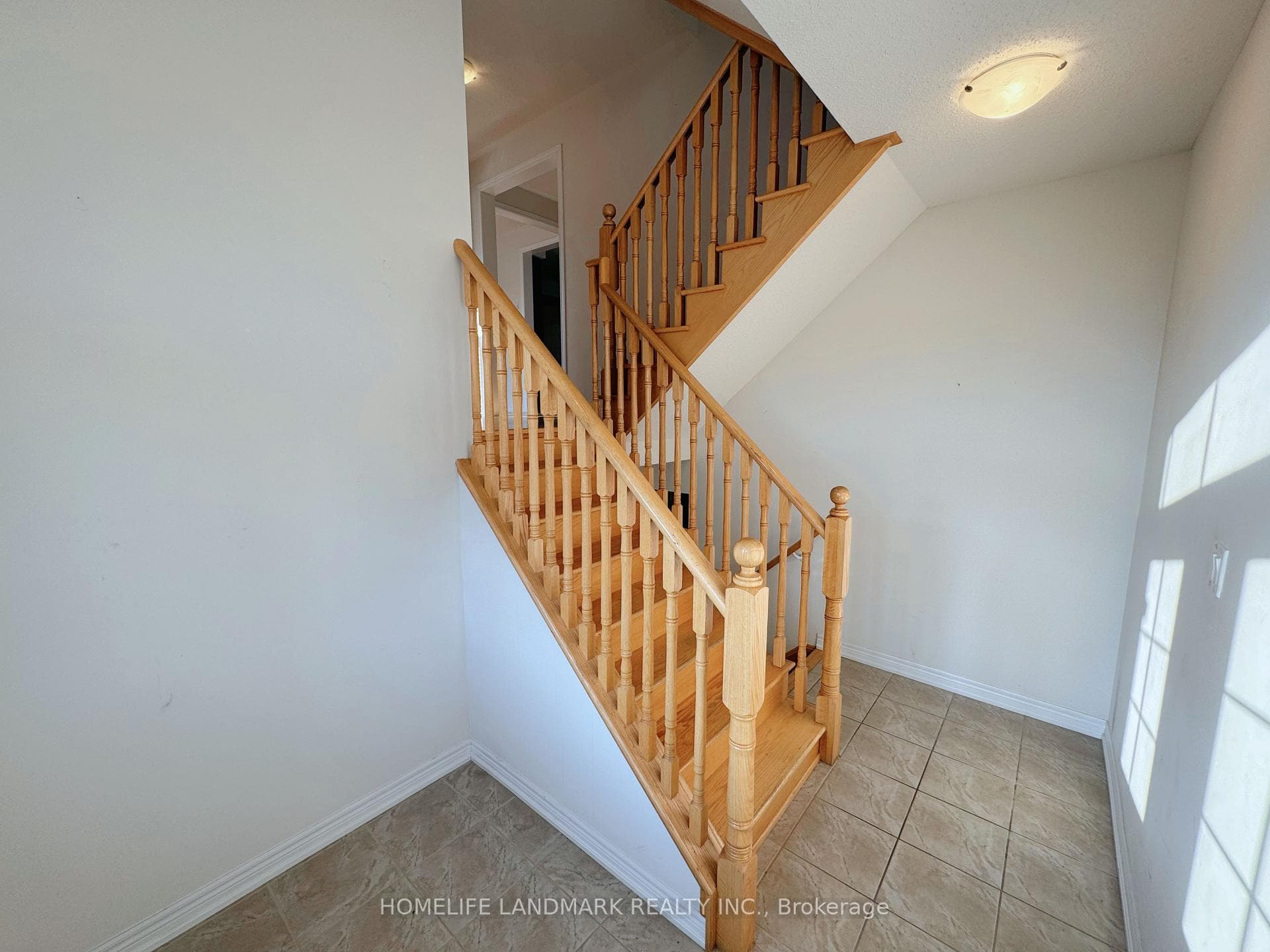 35 Hyacinth Street photo 4