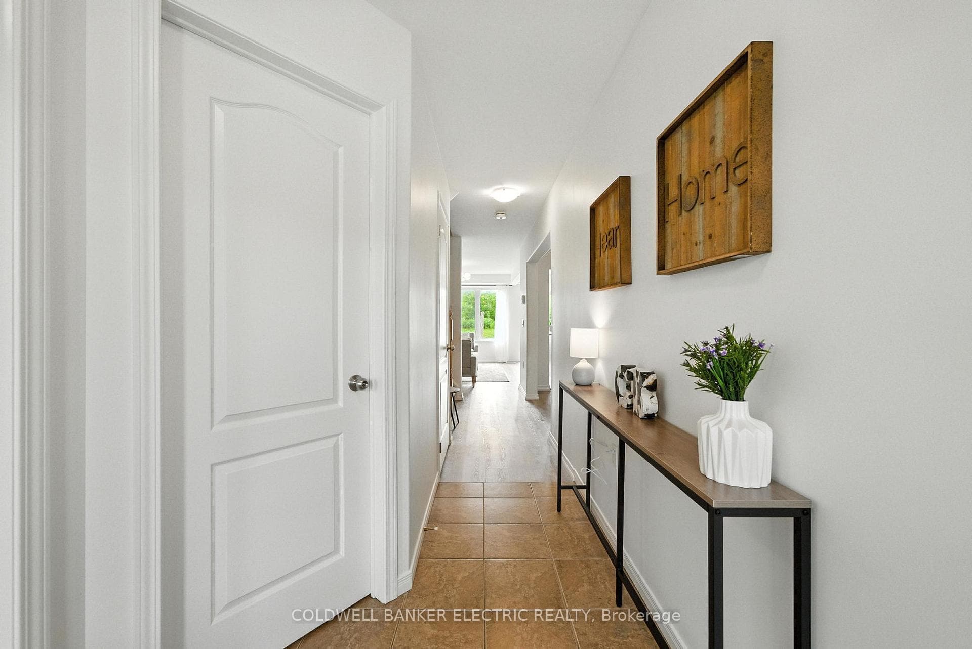 1651 Hetherington Drive photo 4