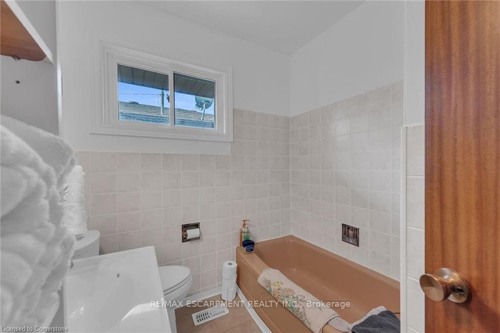 122 Rainbow Drive photo 19
