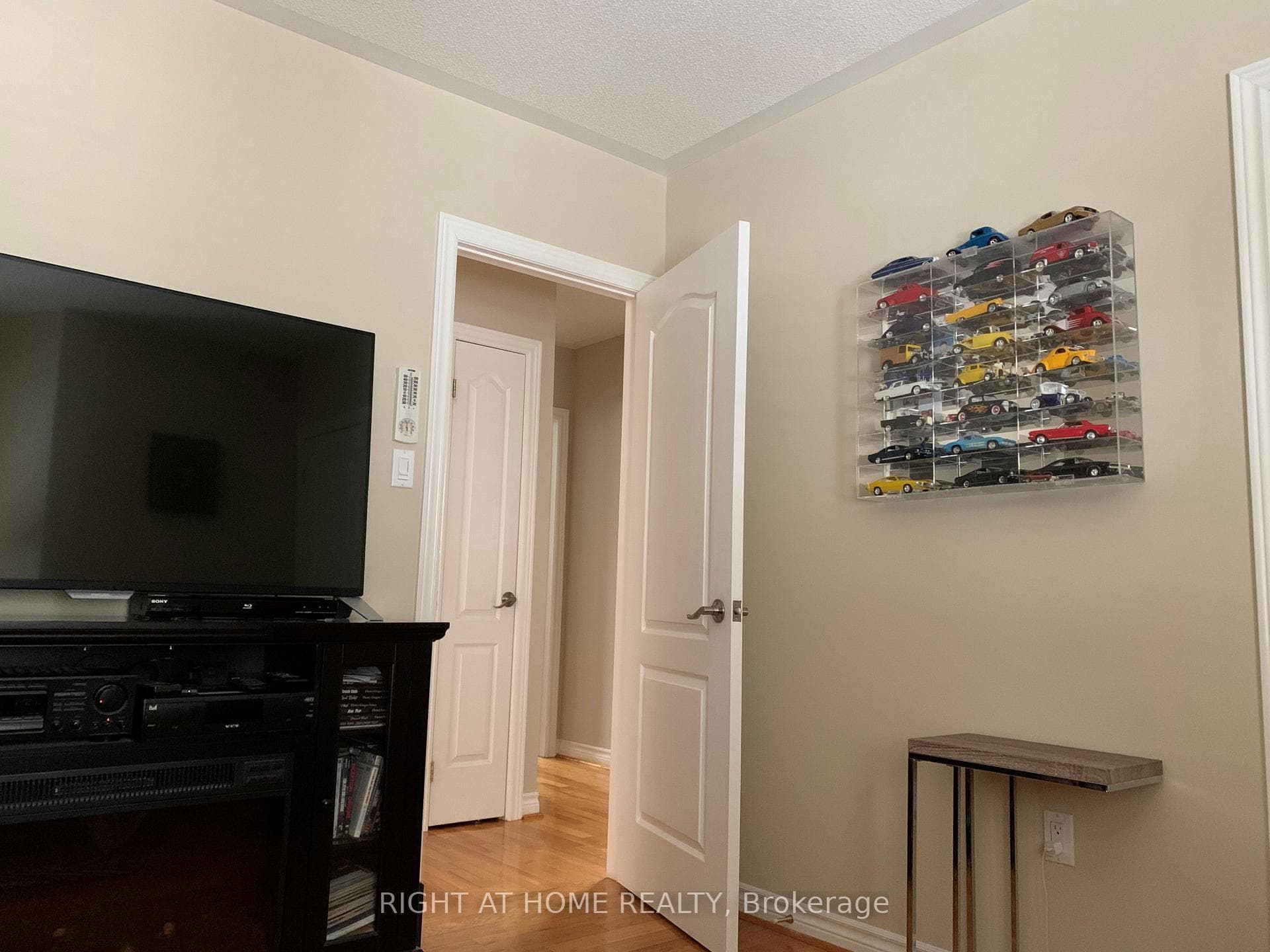 27 Thicketwood Boulevard photo 5