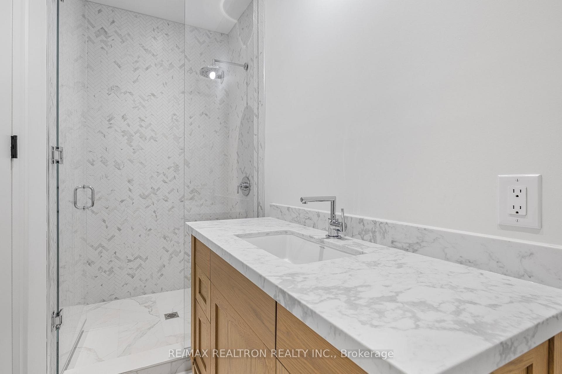 184 Richmond Street photo 29