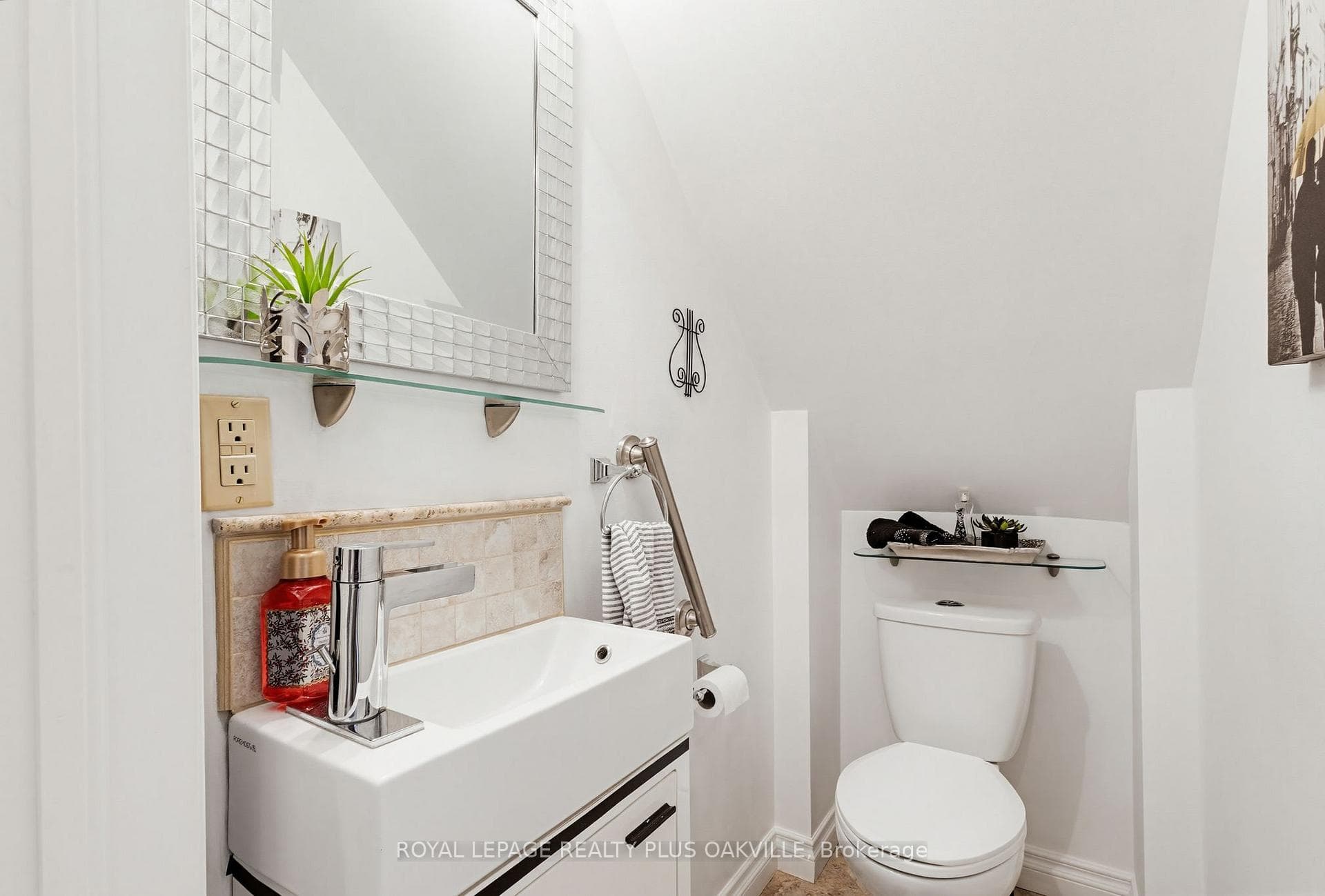1310 Tansley Drive photo 22