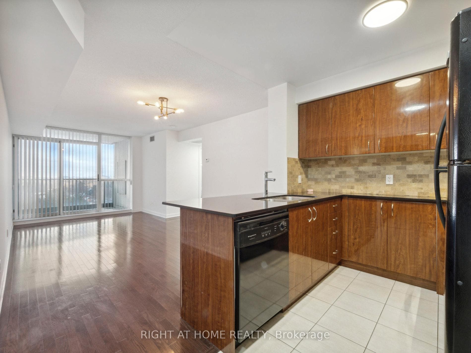 5791 Yonge Street Unit 1009 photo 11