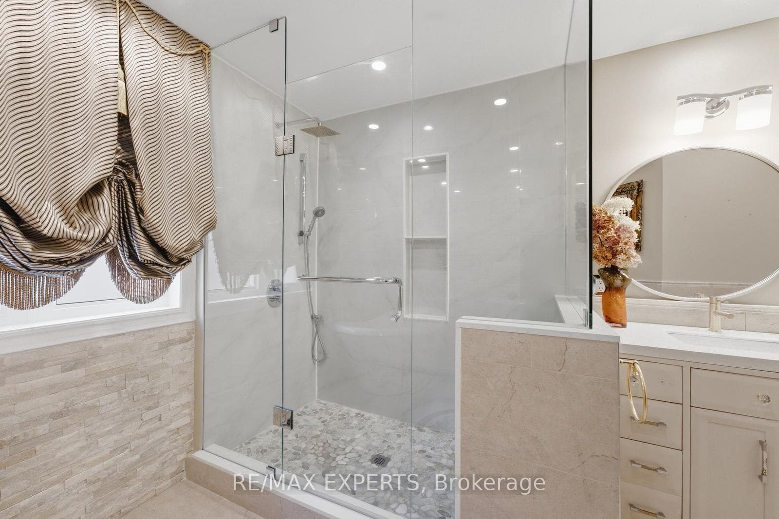 215 Velmar Drive photo 28