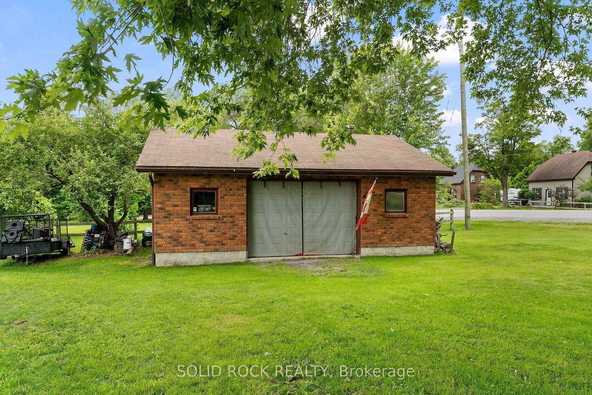 708 Mckenzie Avenue photo 30
