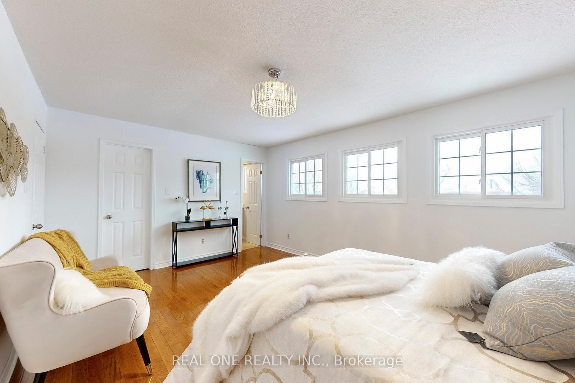 10 Squire Drive photo 29