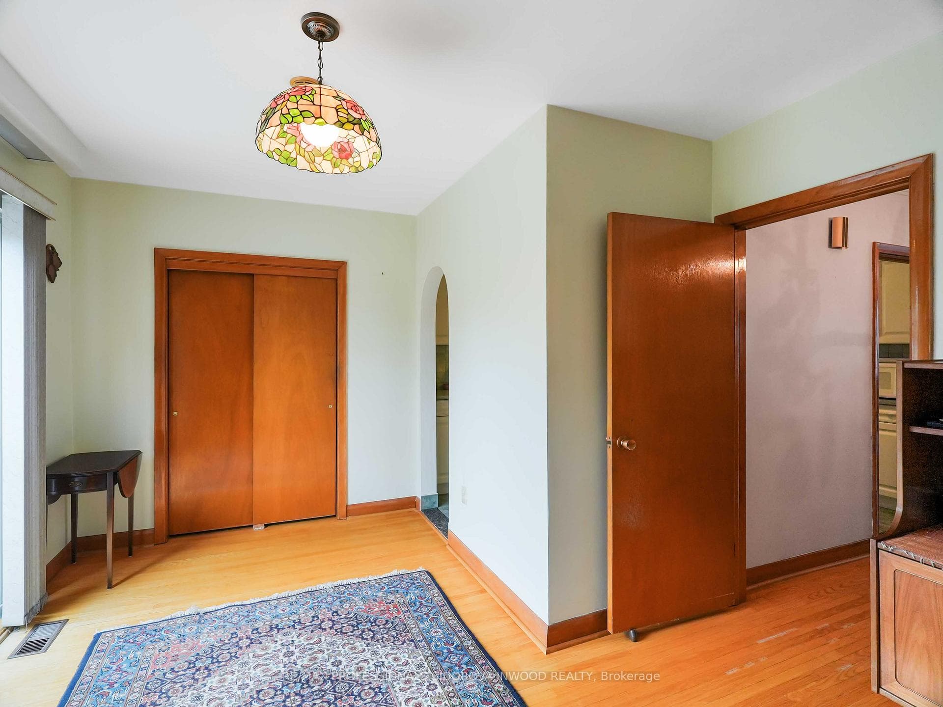 100 Beresford Avenue photo 11