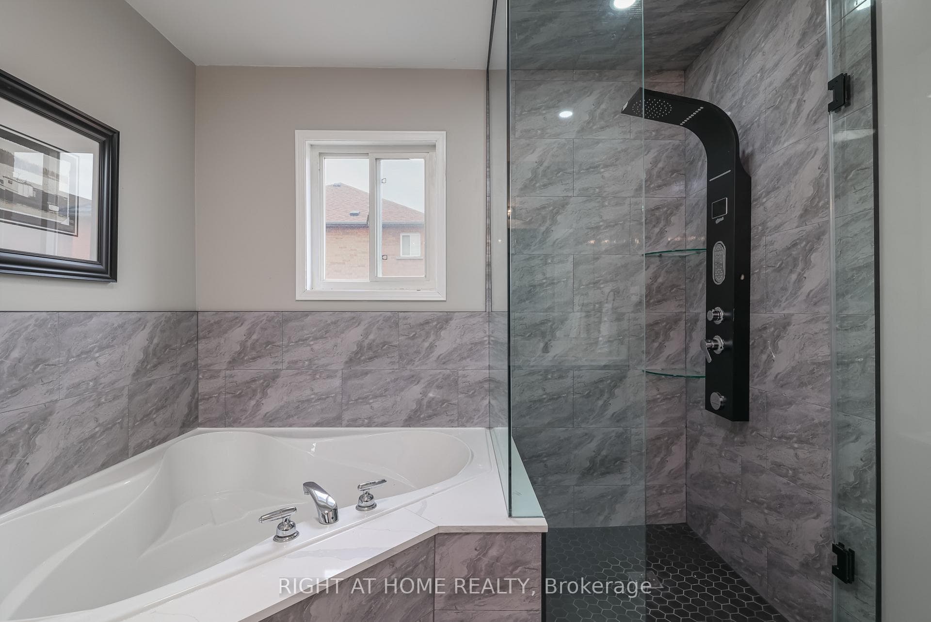 15 Roxton Crescent photo 24