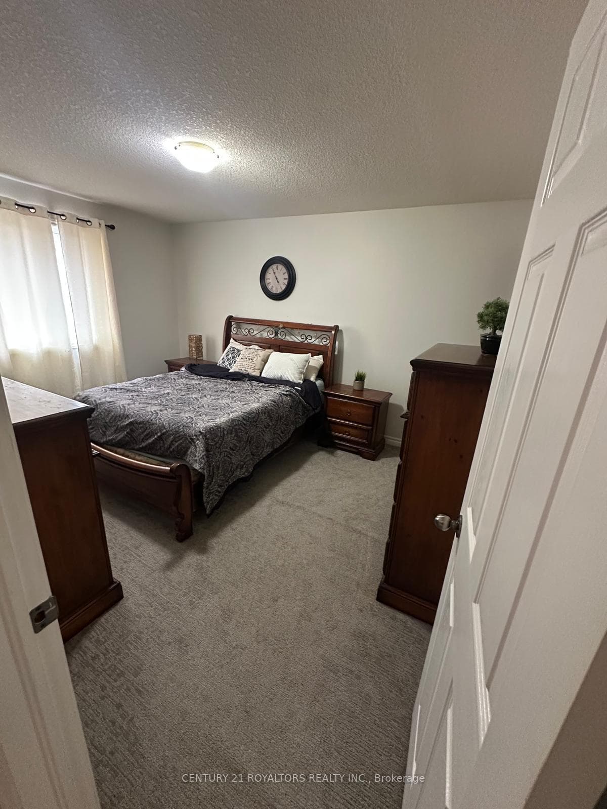 100 Southview Court photo 11