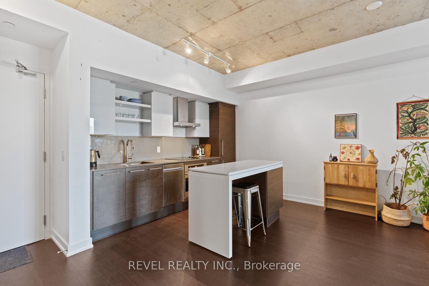 1030 King Street Unit 609 photo 6