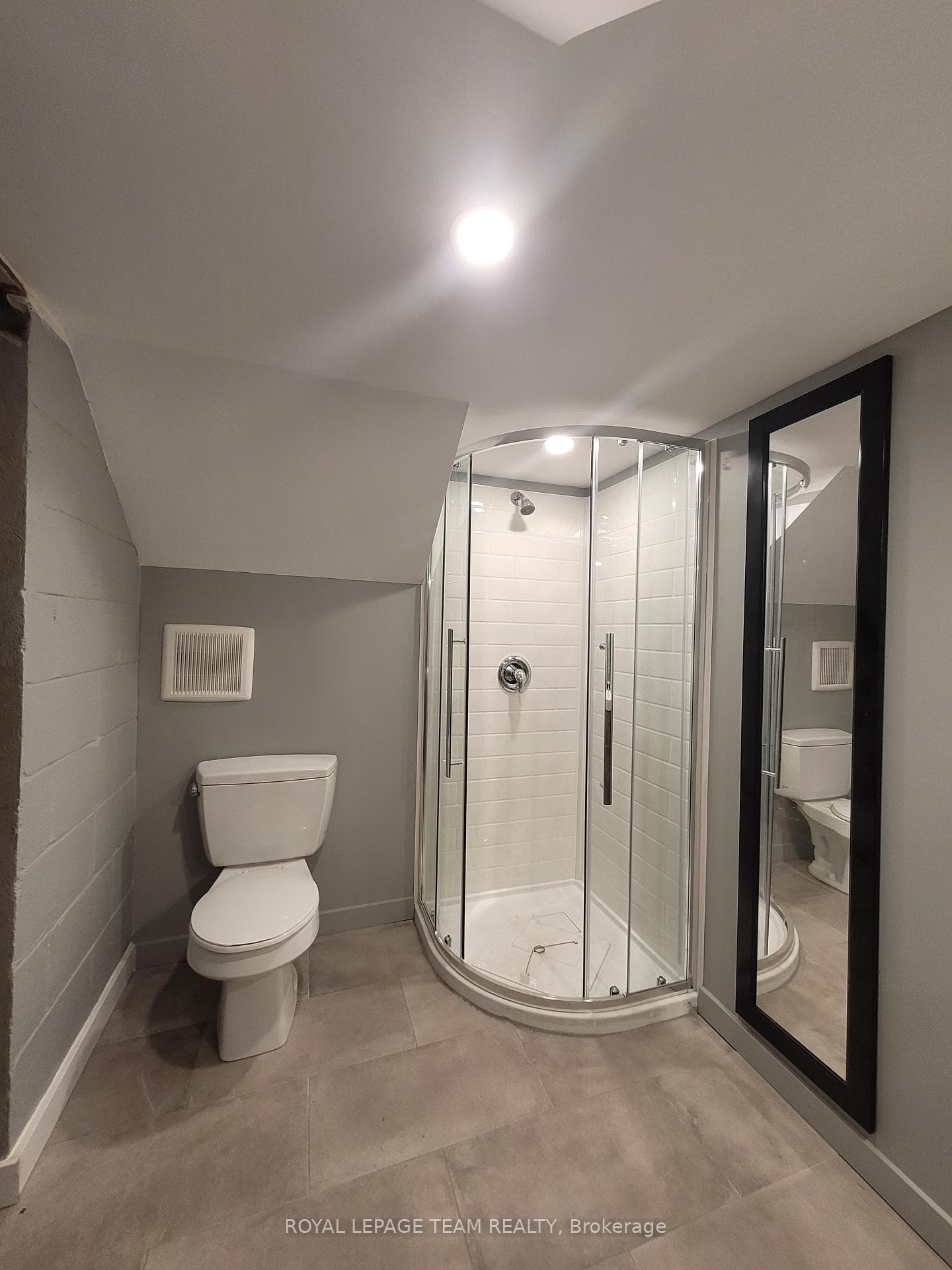 1008 ST. LAURENT Boulevard photo 33