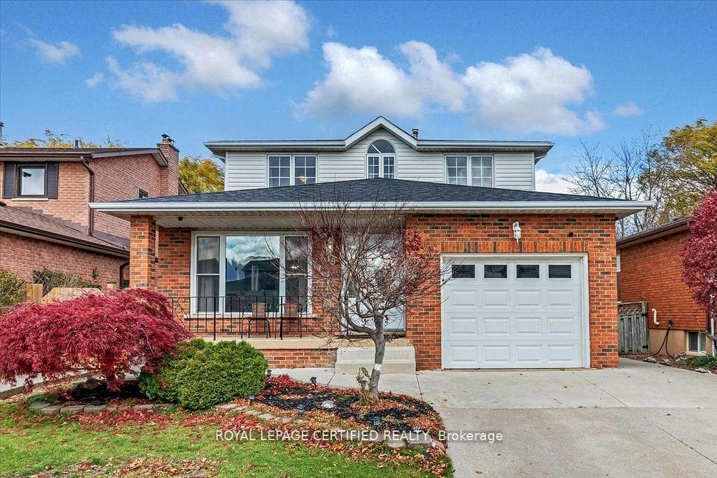 35 Trenholme Crescent photo 2