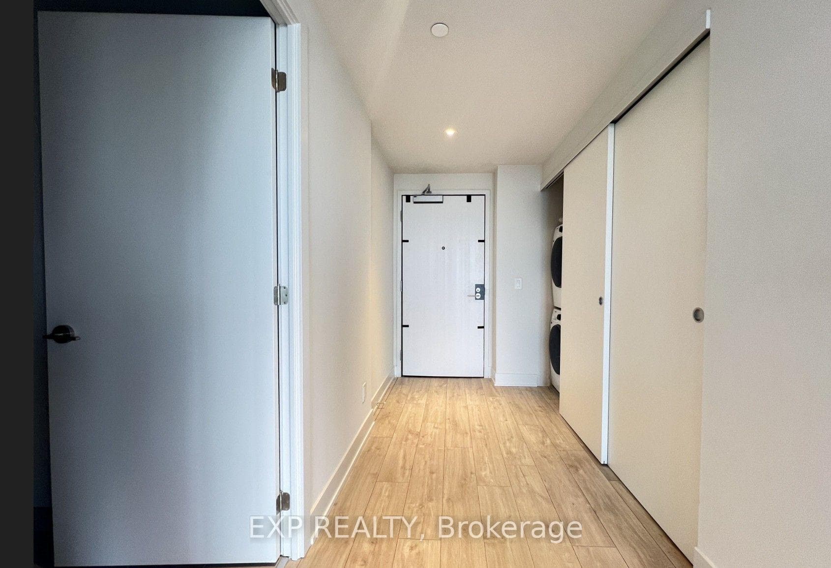 8 Cumberland Street Unit 3707 photo 3