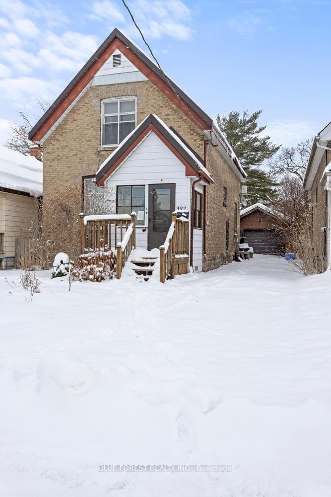 392 Spruce Street photo 4