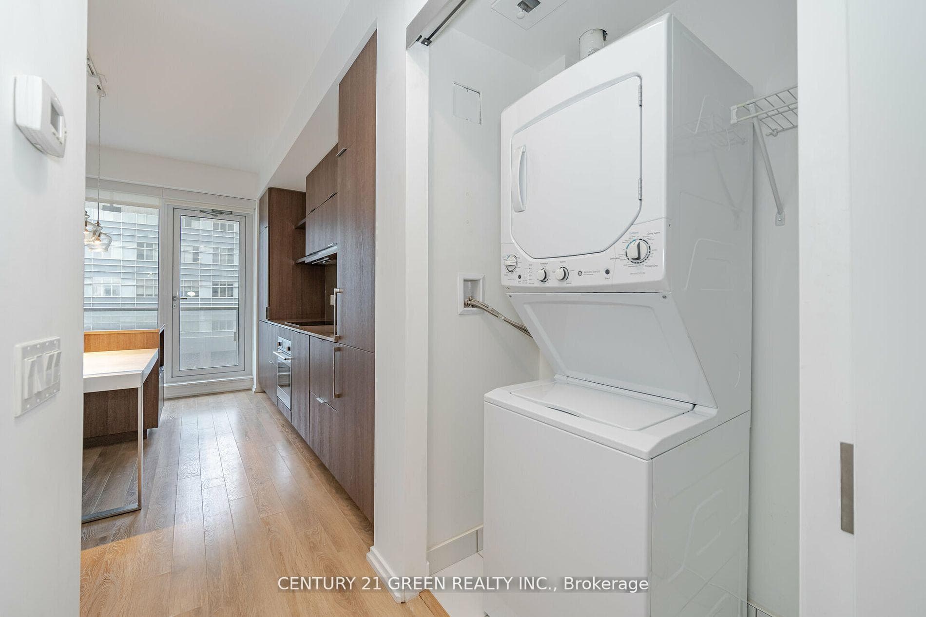 197 Yonge Street Unit 1503 photo 10