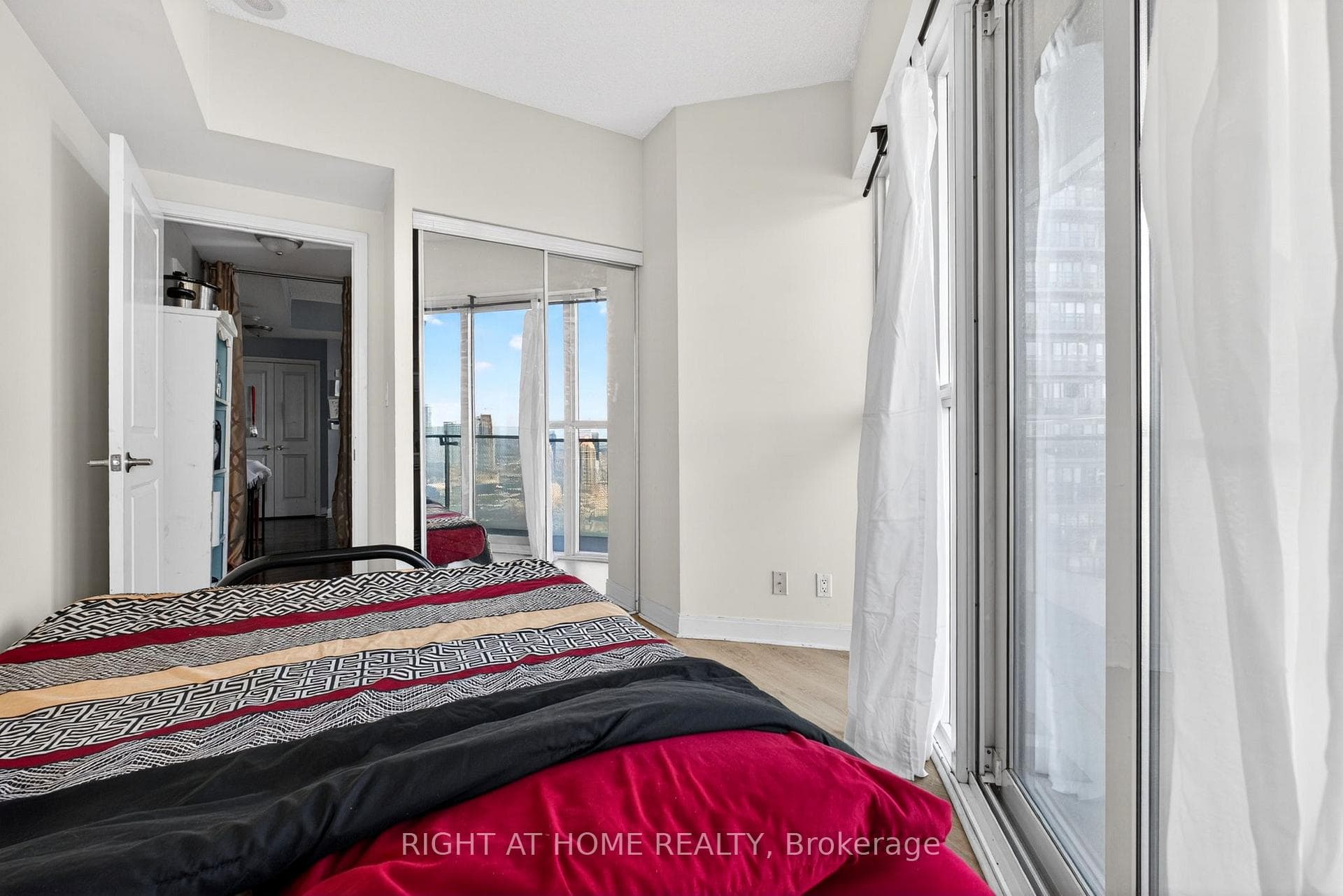 50 Absolute Avenue Unit 3806 photo 16