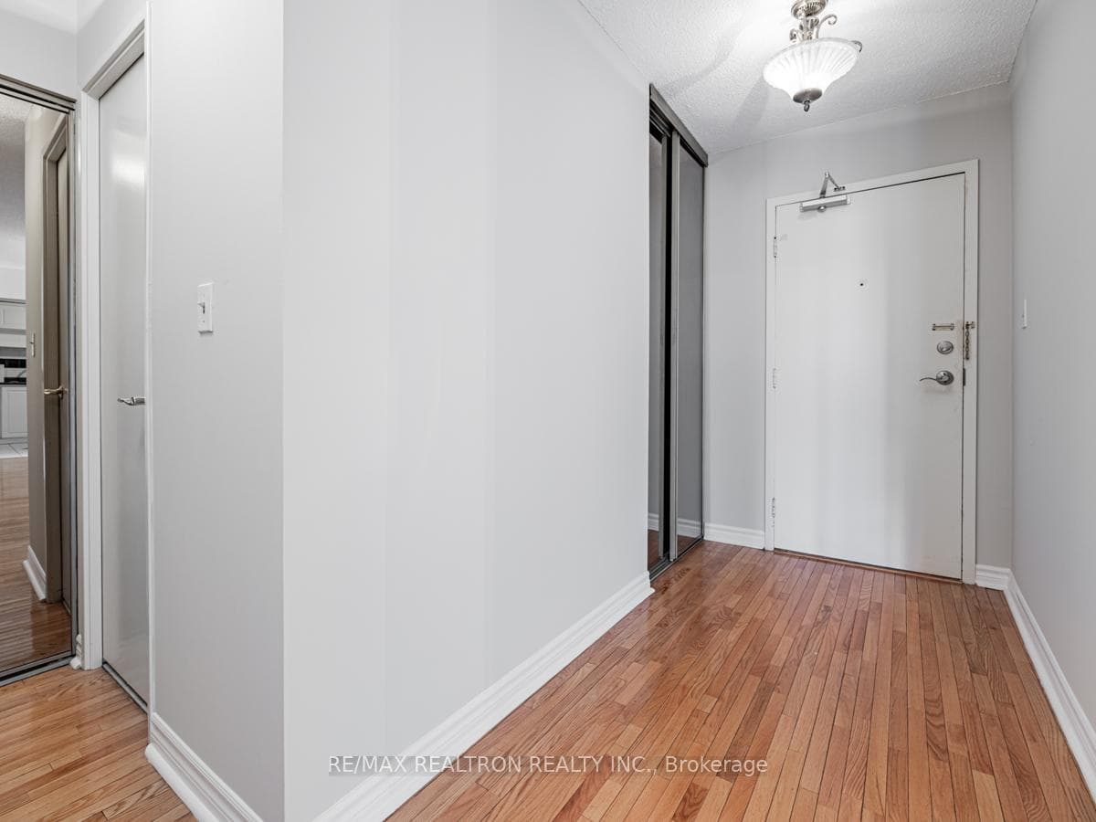 90 Fisherville Road Unit 304 photo 18