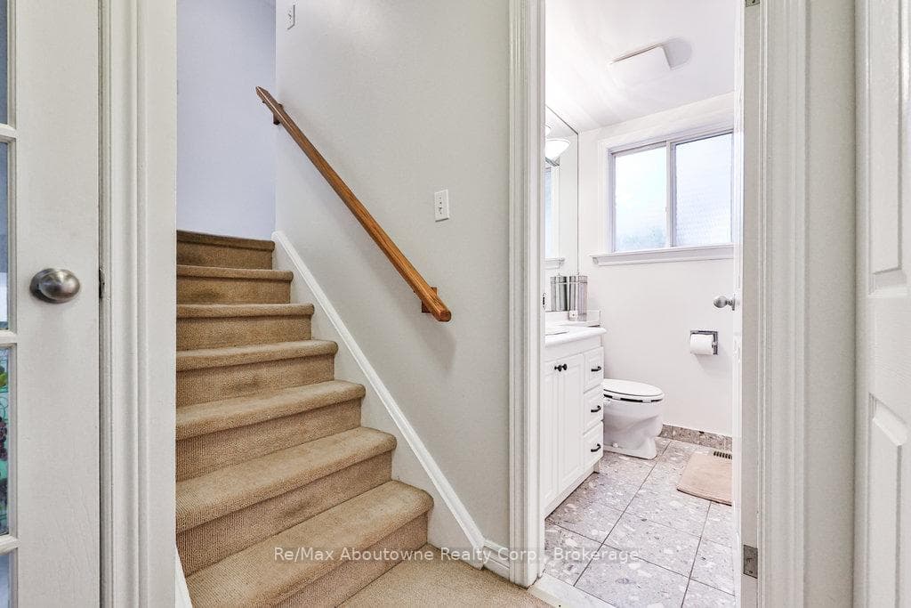 2069 THORNLEA Drive photo 21