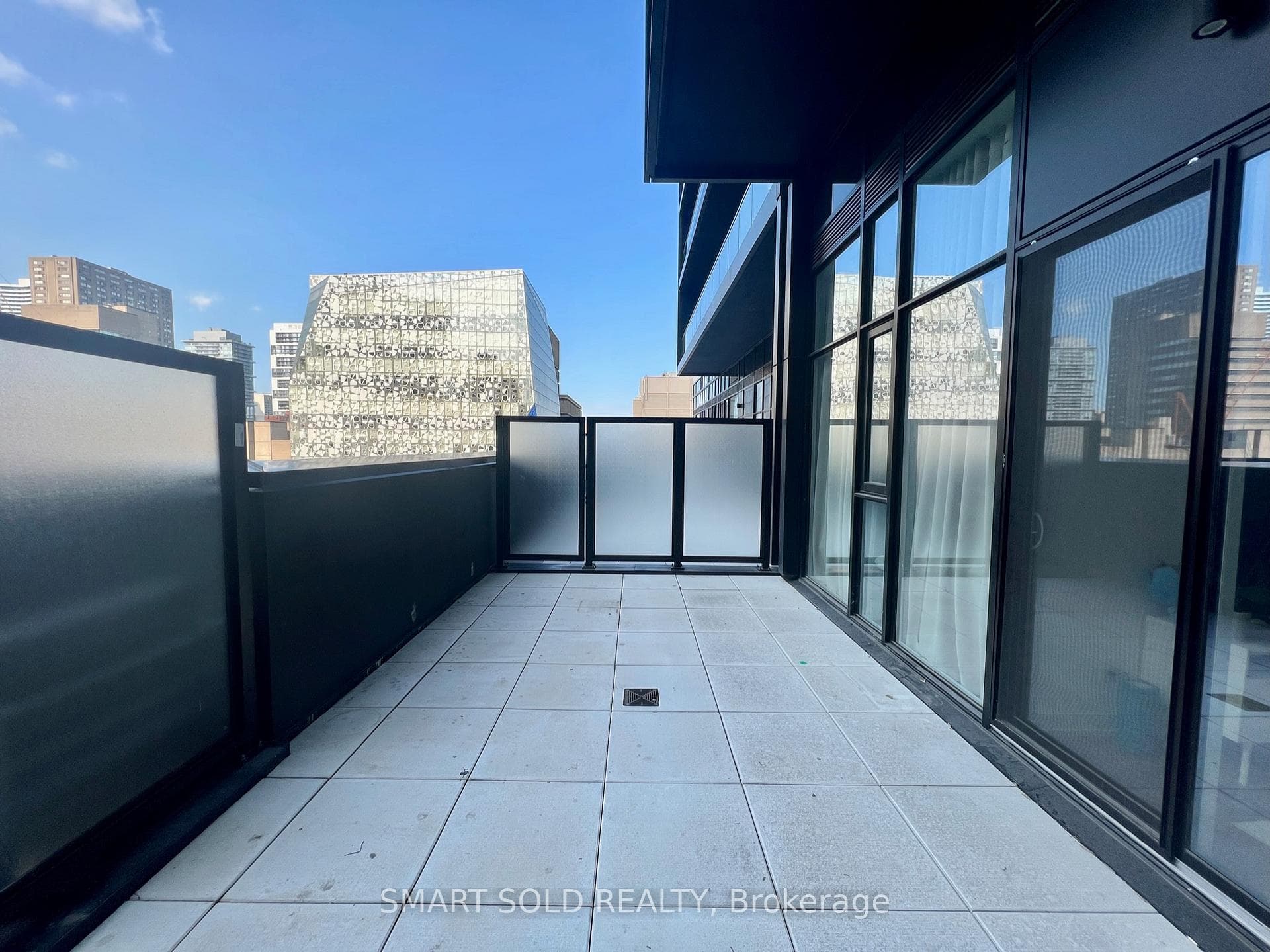 20 Edward Street Unit 411 photo 1