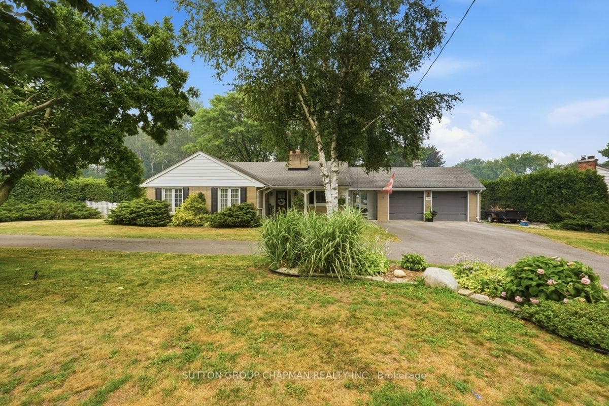 763 Oban Crescent photo 1