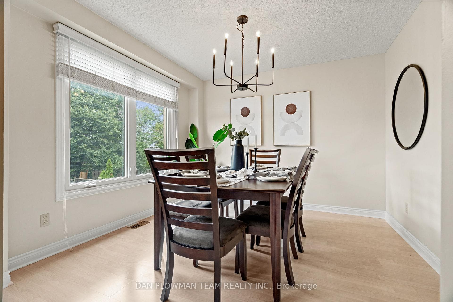 695 Crimson Crescent photo 14