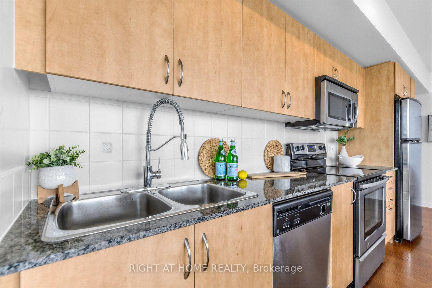 2240 Lake Shore Boulevard Unit 3104 photo 8