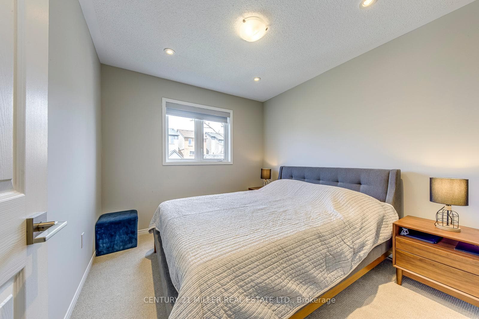 215 ROXTON Road photo 26