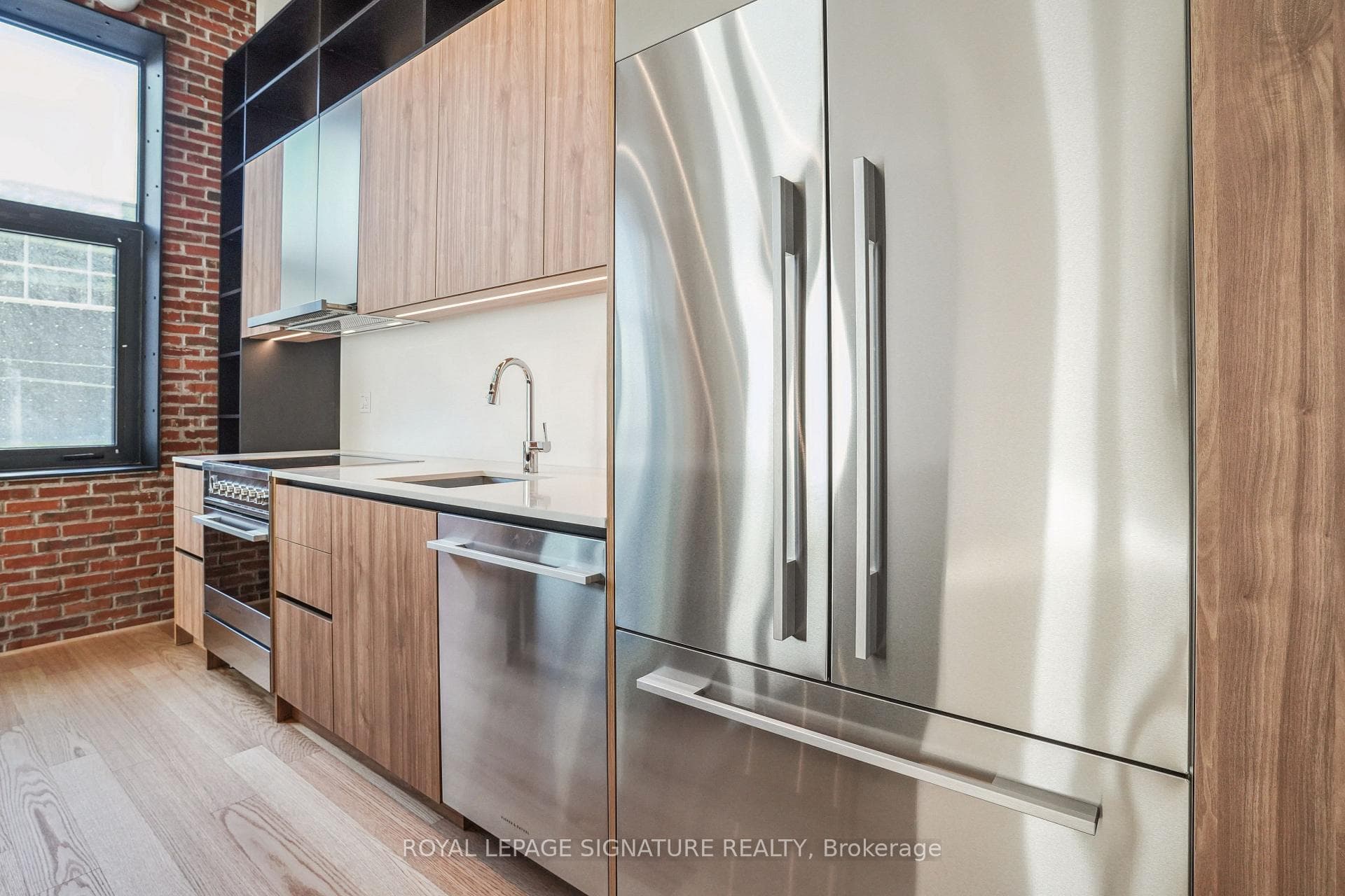 150 Logan Avenue Unit 403 photo 5