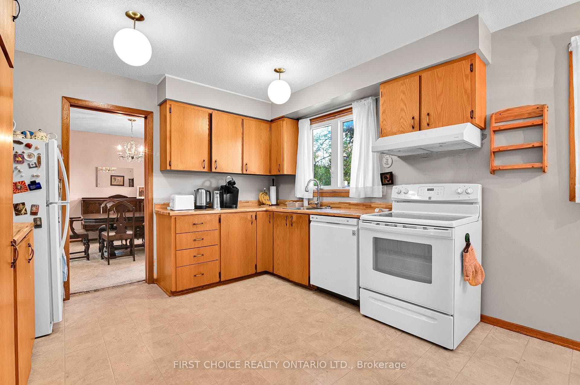 1577 Claymor Avenue photo 11