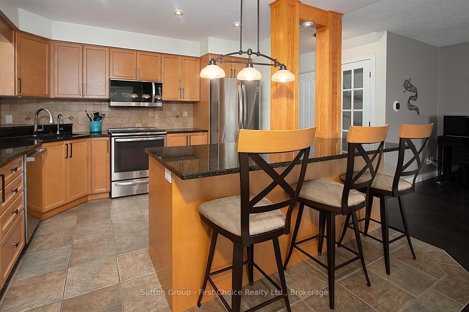 293 Huck Crescent photo 12