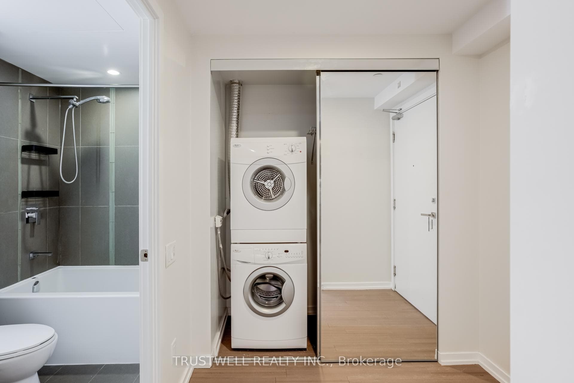 101 Peter Street Unit 1601 photo 10