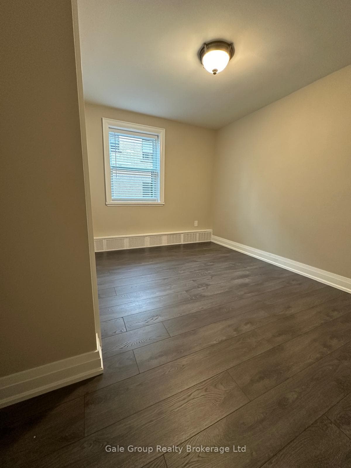 27 Paisley Boulevard Unit Unit 2 photo 4