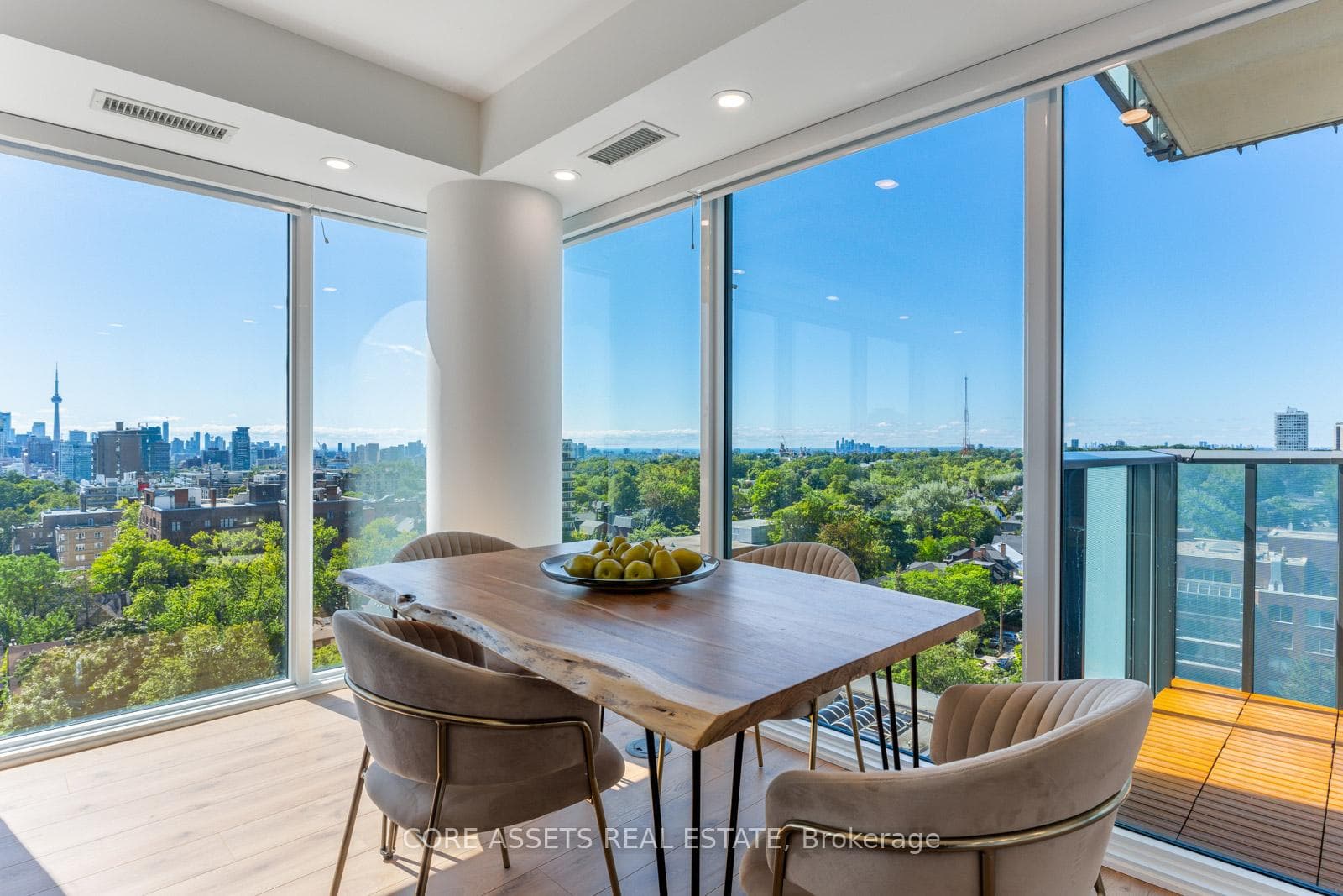 99 Foxbar Road Unit 1302 photo 9