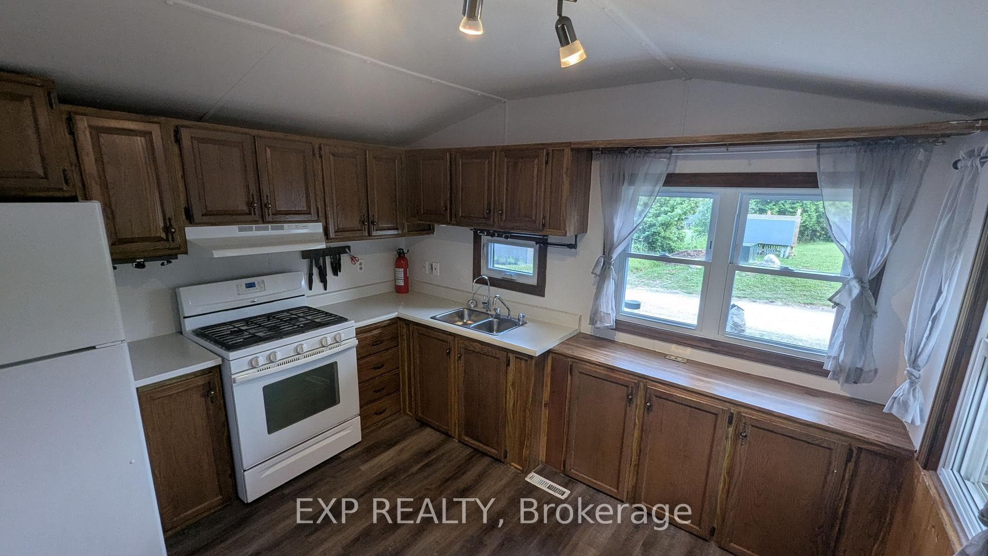 1085 10th Concession Road Unit 73 photo 12