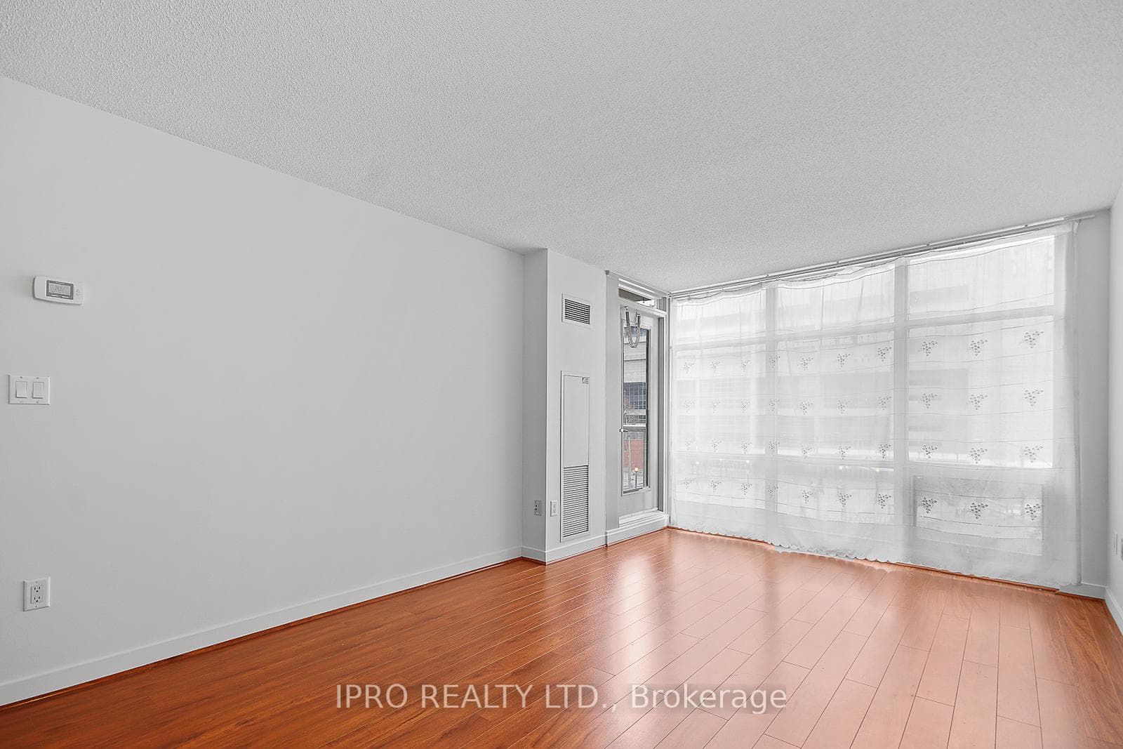 10 Navy Wharf Court Unit 507 photo 12
