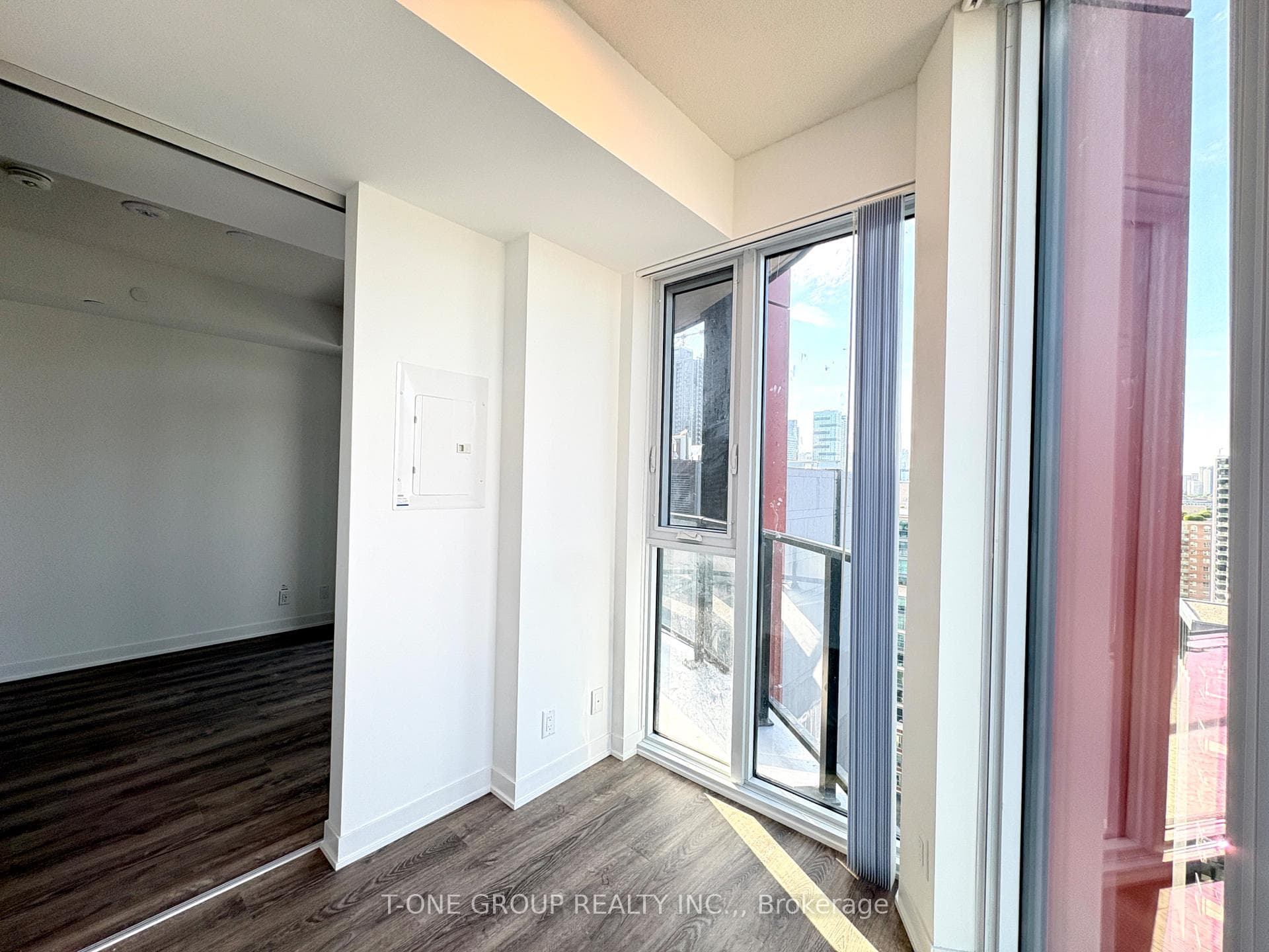 180 Front Street Unit 2003 photo 18