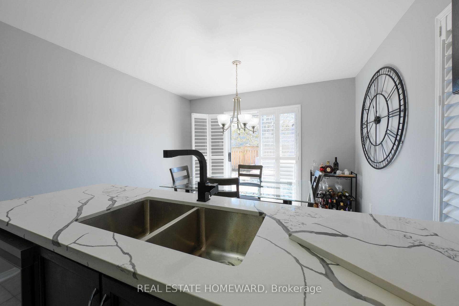 1283 Vincent Crescent photo 14