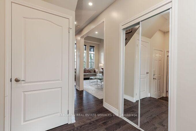 1129 Meighen Way photo 14