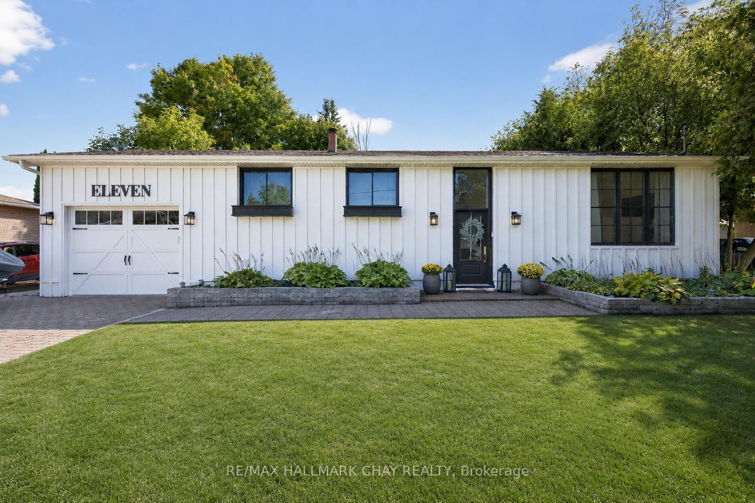 11 Ellen Crescent photo 1