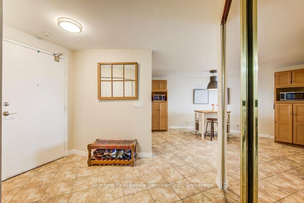 24 Marilyn Drive Unit 704 photo 4