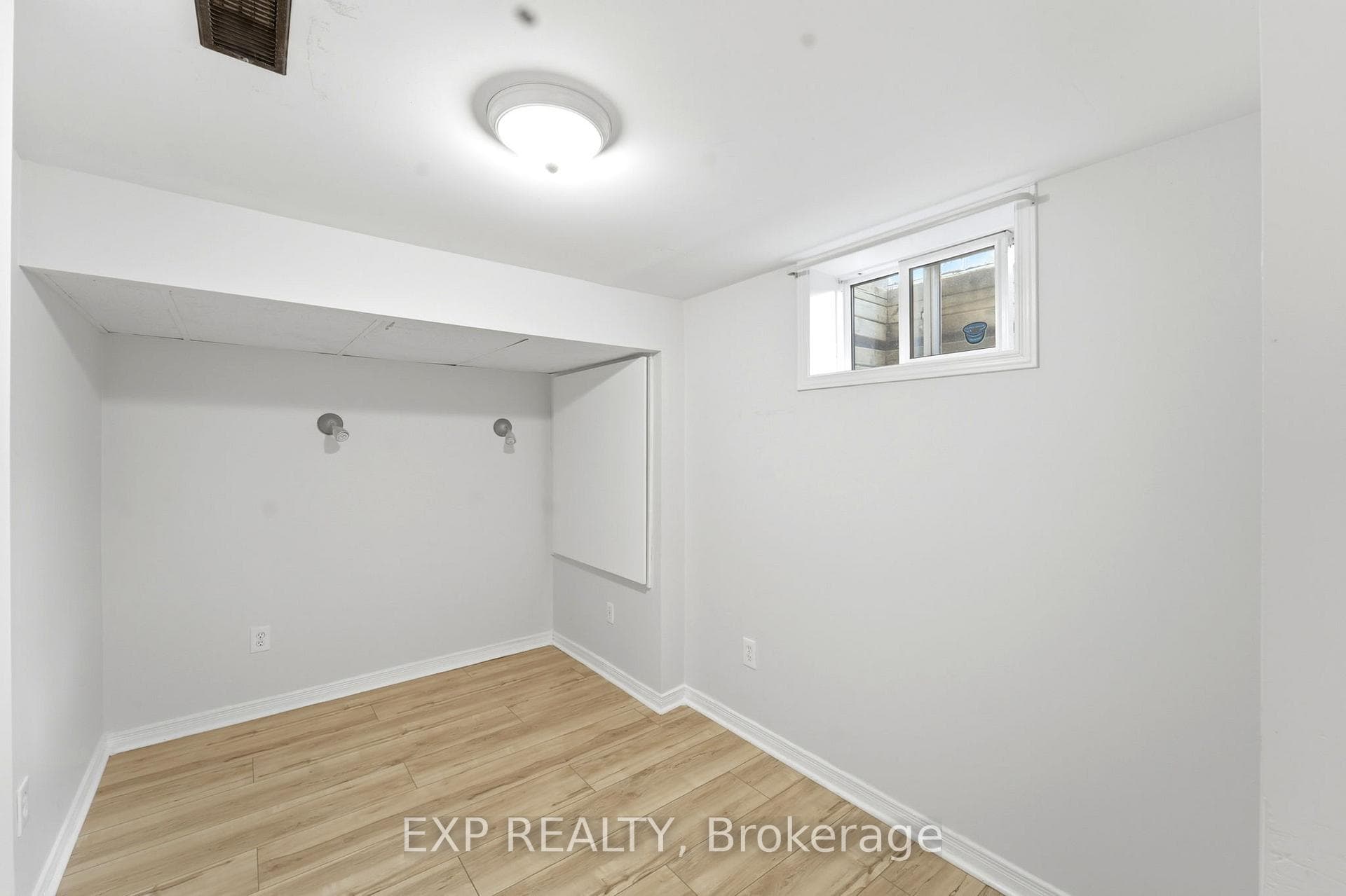 956 Gold Crescent photo 26