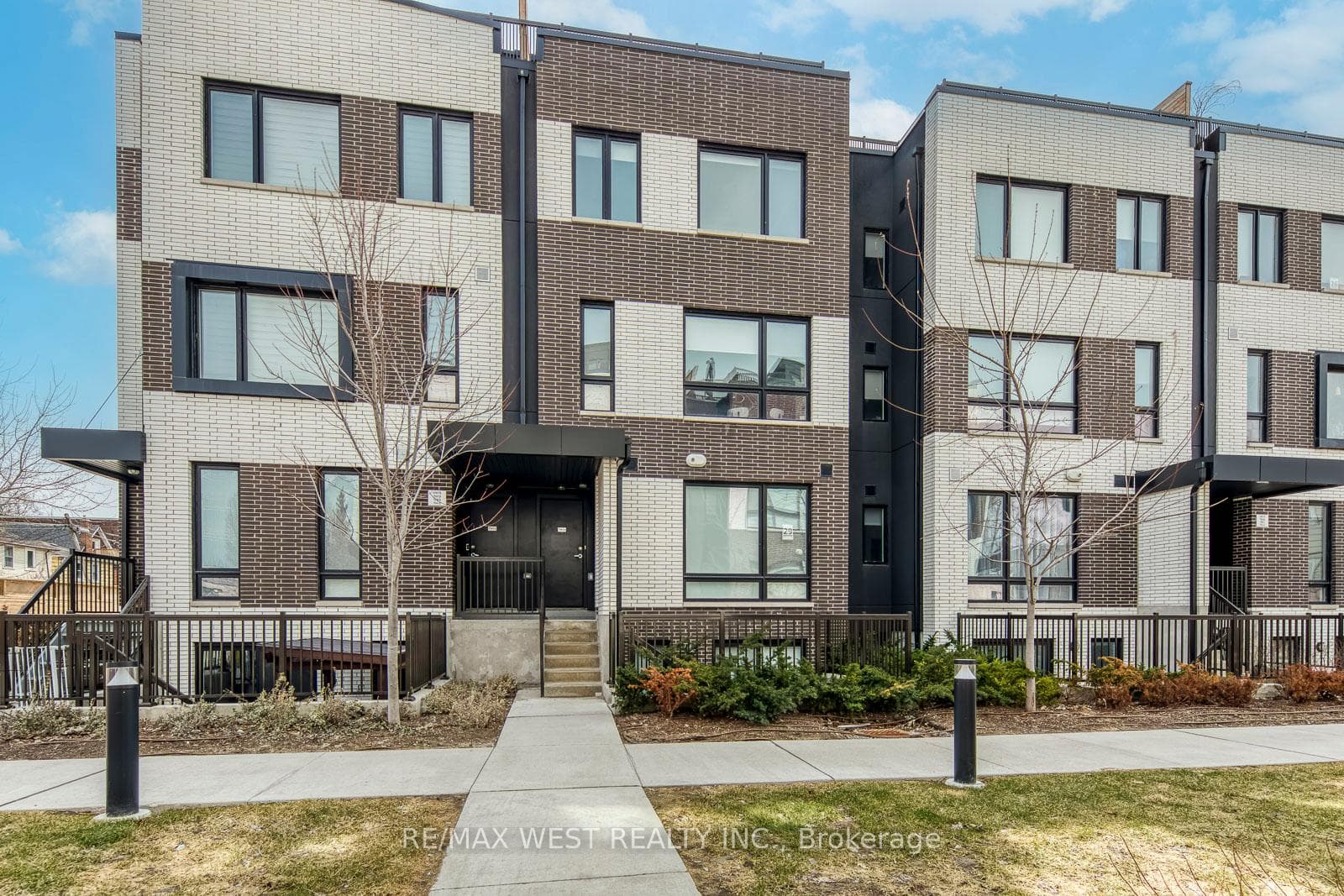 20 Ed Clark Gardens Unit 14 photo 2