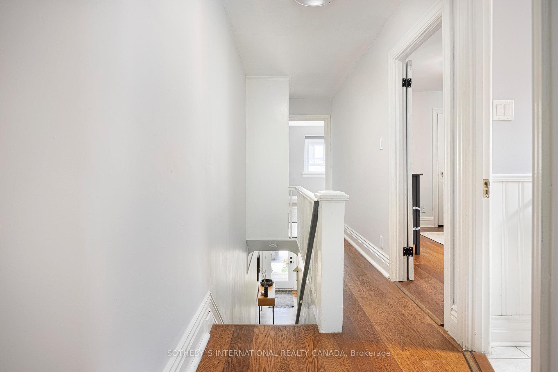 23 Perth Avenue photo 18