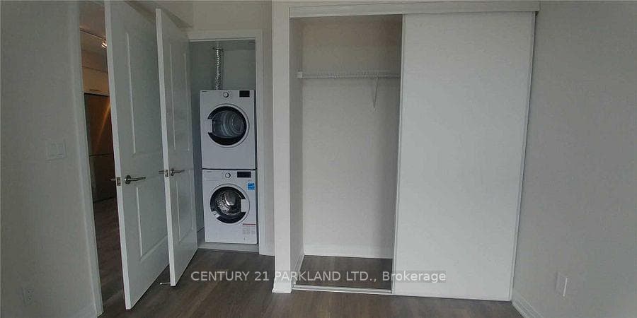2301 Danforth Avenue Unit 501 photo 10