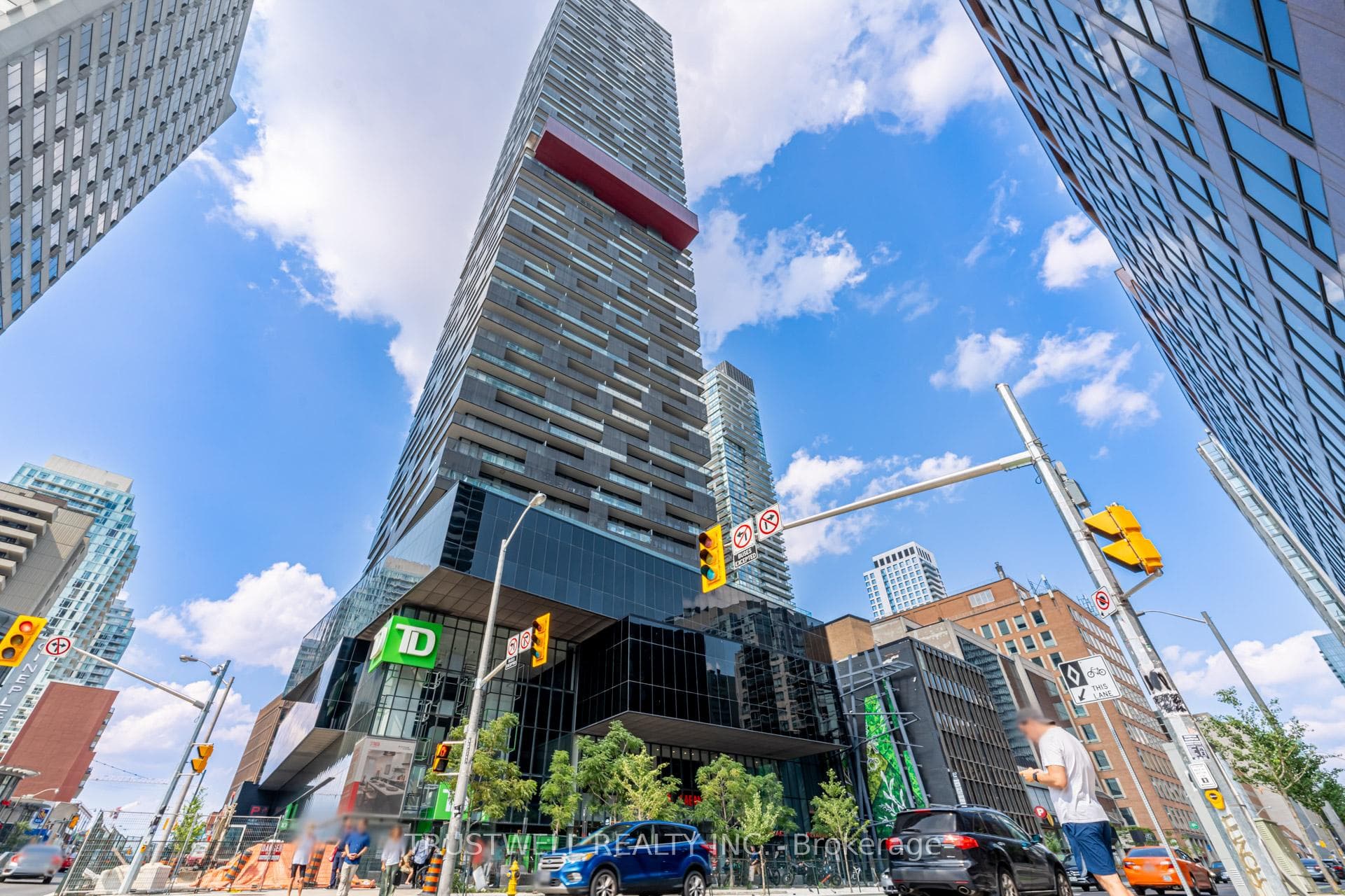8 Eglinton Avenue Unit 2106 photo 1