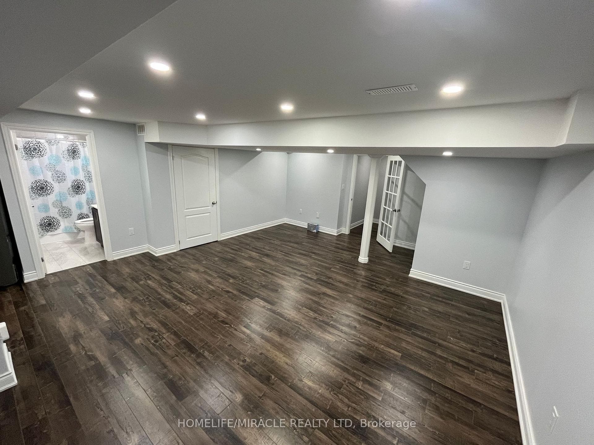 9438 Credit View Road photo 6