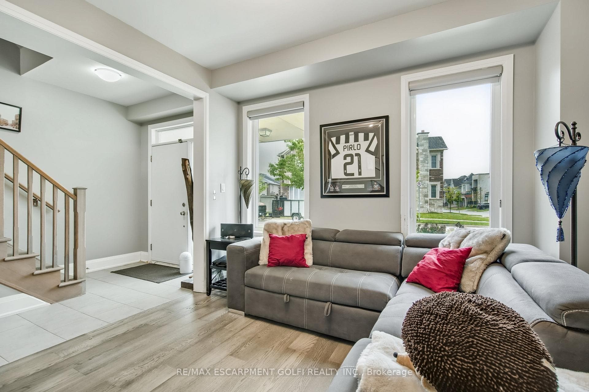 3339 Vardon Way photo 8